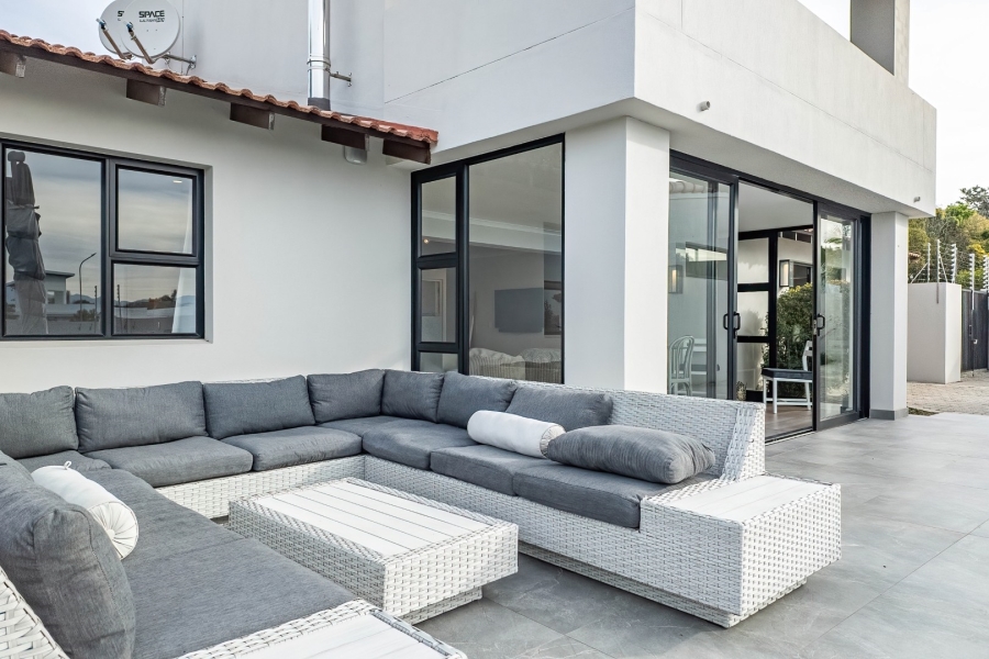 3 Bedroom Property for Sale in Bowtie Western Cape
